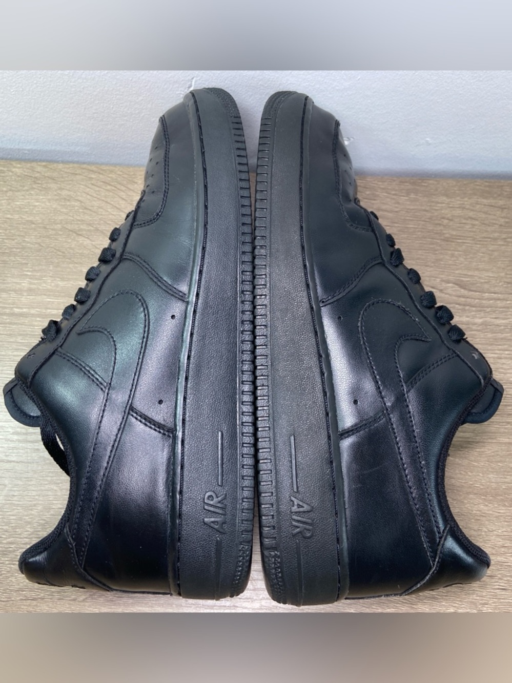 Nike Air Force 1 Low Top Mens 10.5 Triple Black Sneakers 315122-001 - Picture 10 of 13